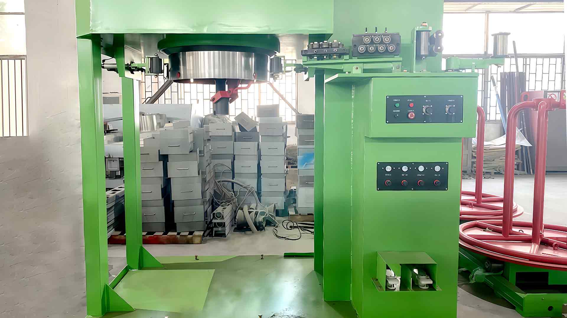 水槽伸線機は、伸線工程中に傷、酸化、微小亀裂などのワイヤ表面の欠陥をどのように管理しますか?